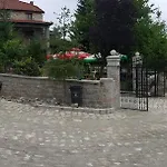 Pashuta Affittacamere 4*