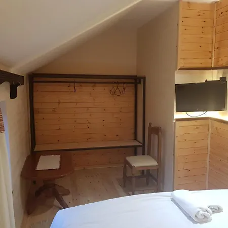 Pashuta Guest house *